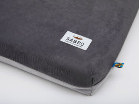 grey / light grey